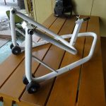 バイク用フロントスタンドのクリヤー塗装から組み立て完成へ